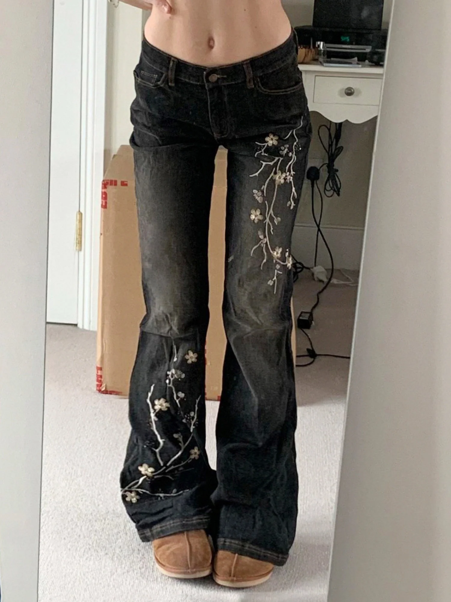 Floral Embroidery Retro Bell-bottoms Jeans - Image 3