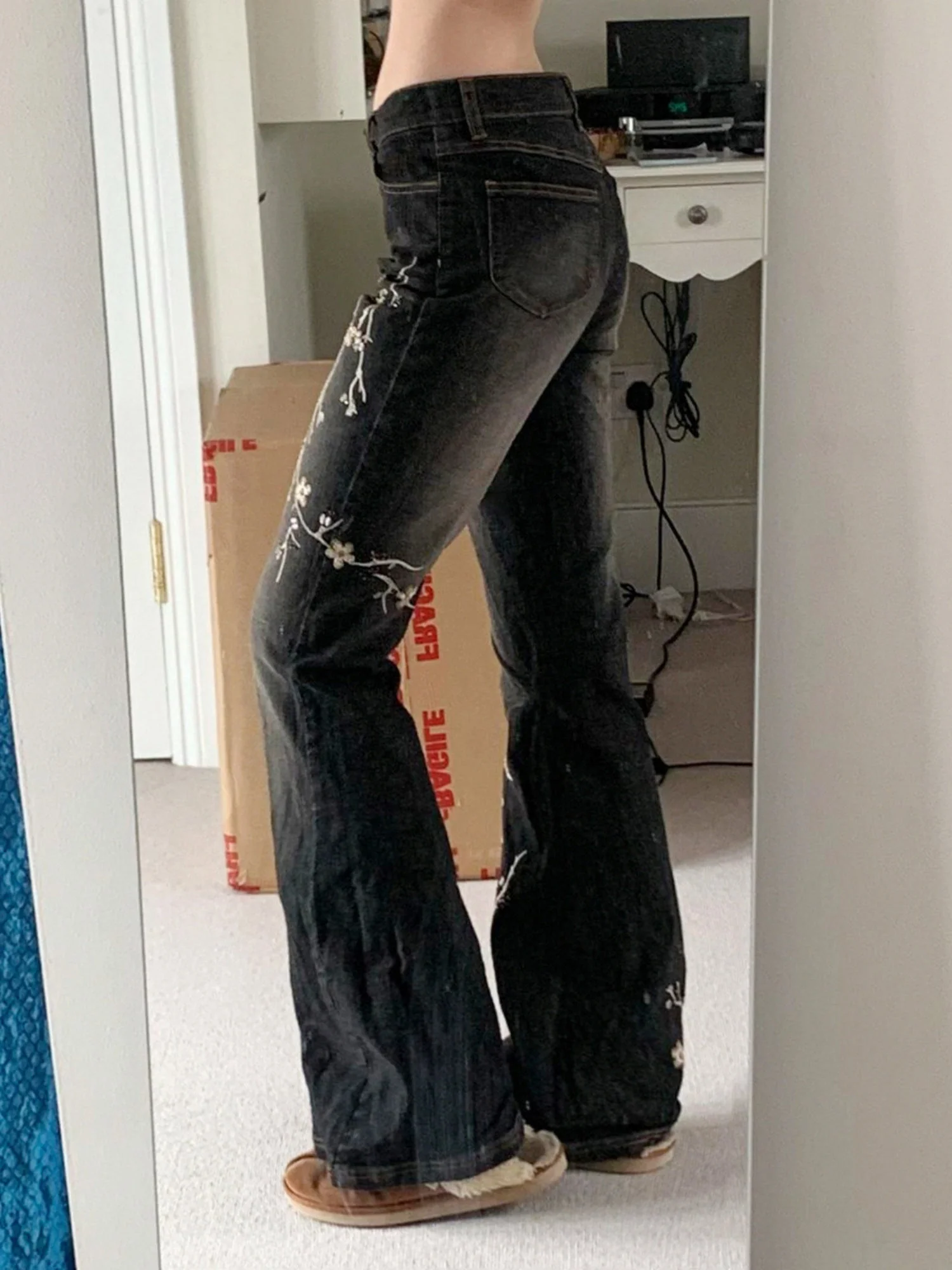 Floral Embroidery Retro Bell-bottoms Jeans - Image 4