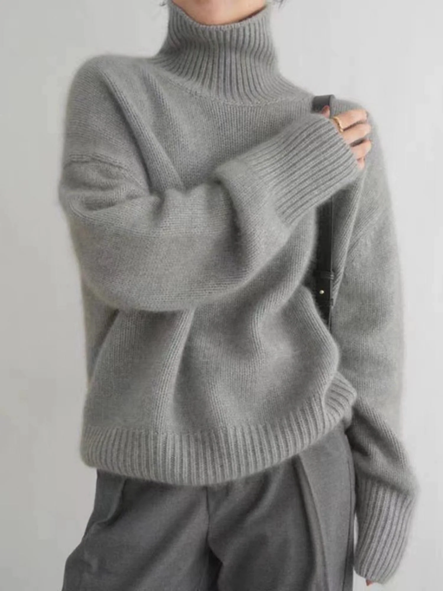 Liber Turtleneck Solid Color Solid Color Knitted Sweater - Image 4
