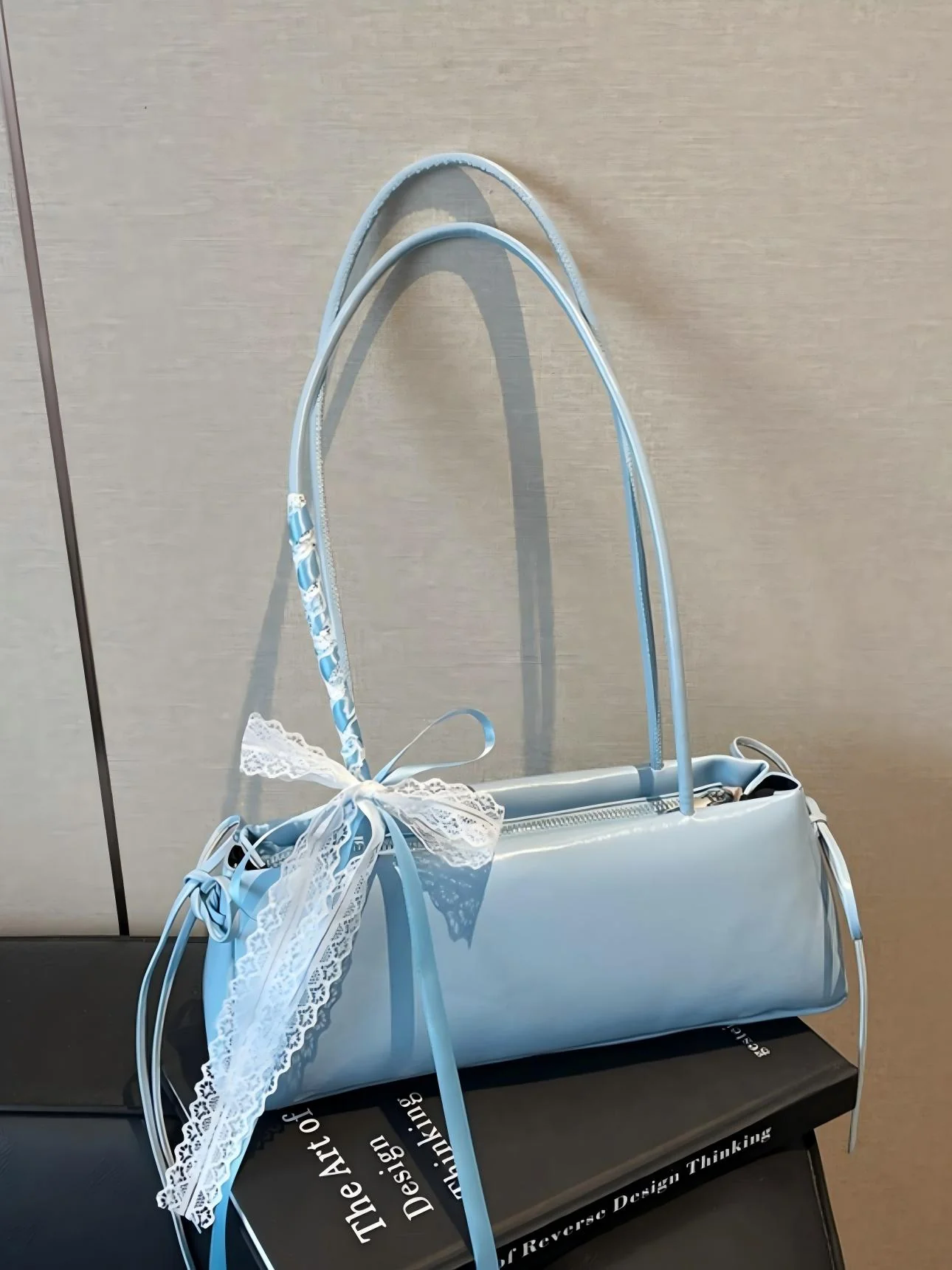 Simple Ballet-style Baguette Shoulder Bag - Image 12