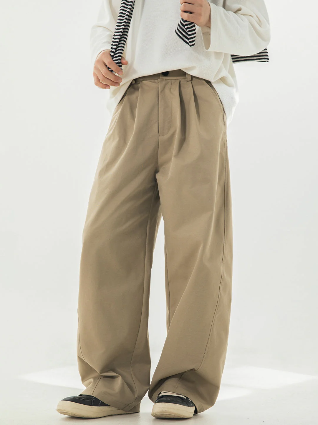 Segmentation Gathering Loose-fit Straight-fit Pants - Image 7