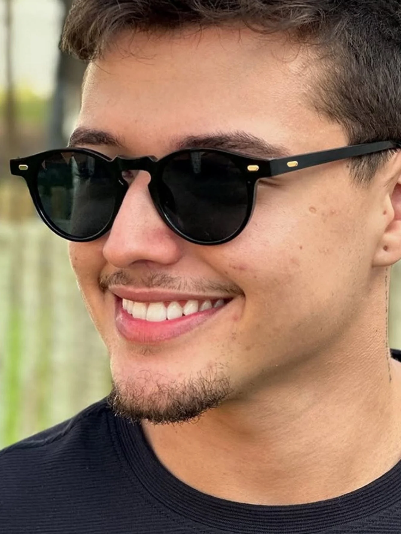 Round Frame Retro Minimalist Style Sunglasses - Image 3