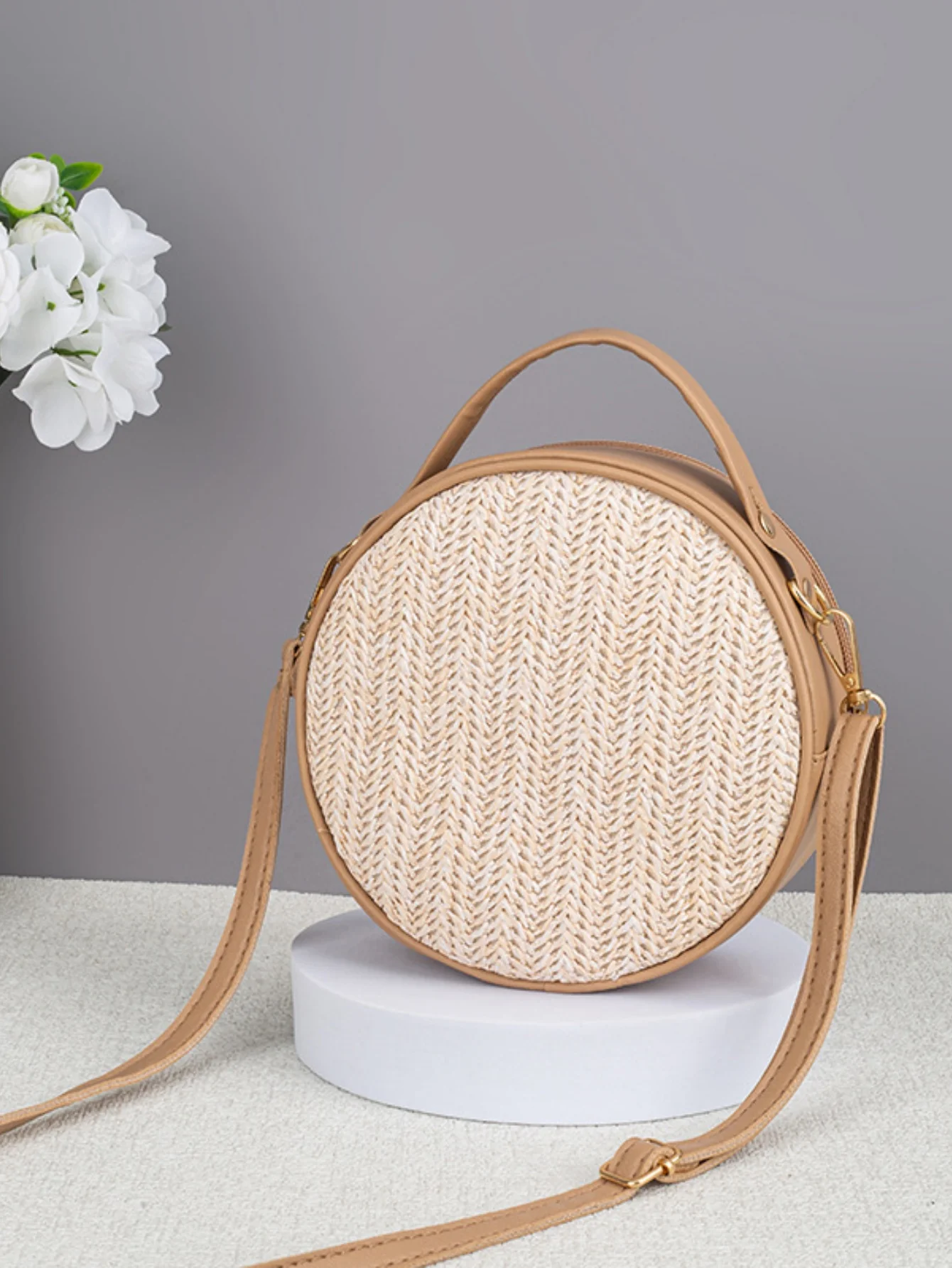 Vacation Straw Round Crossbody Bag - Image 5