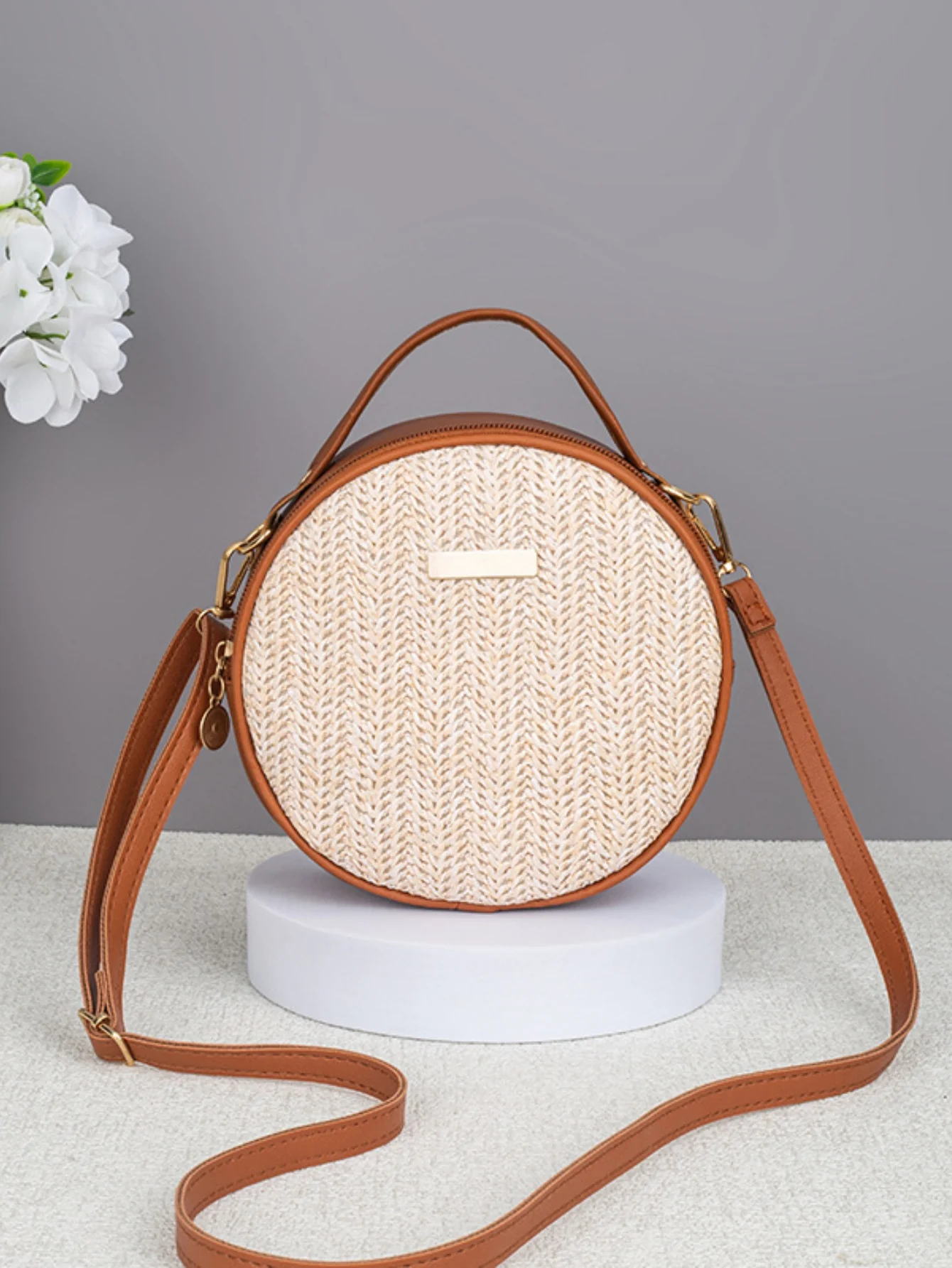 Vacation Straw Round Crossbody Bag - Image 9