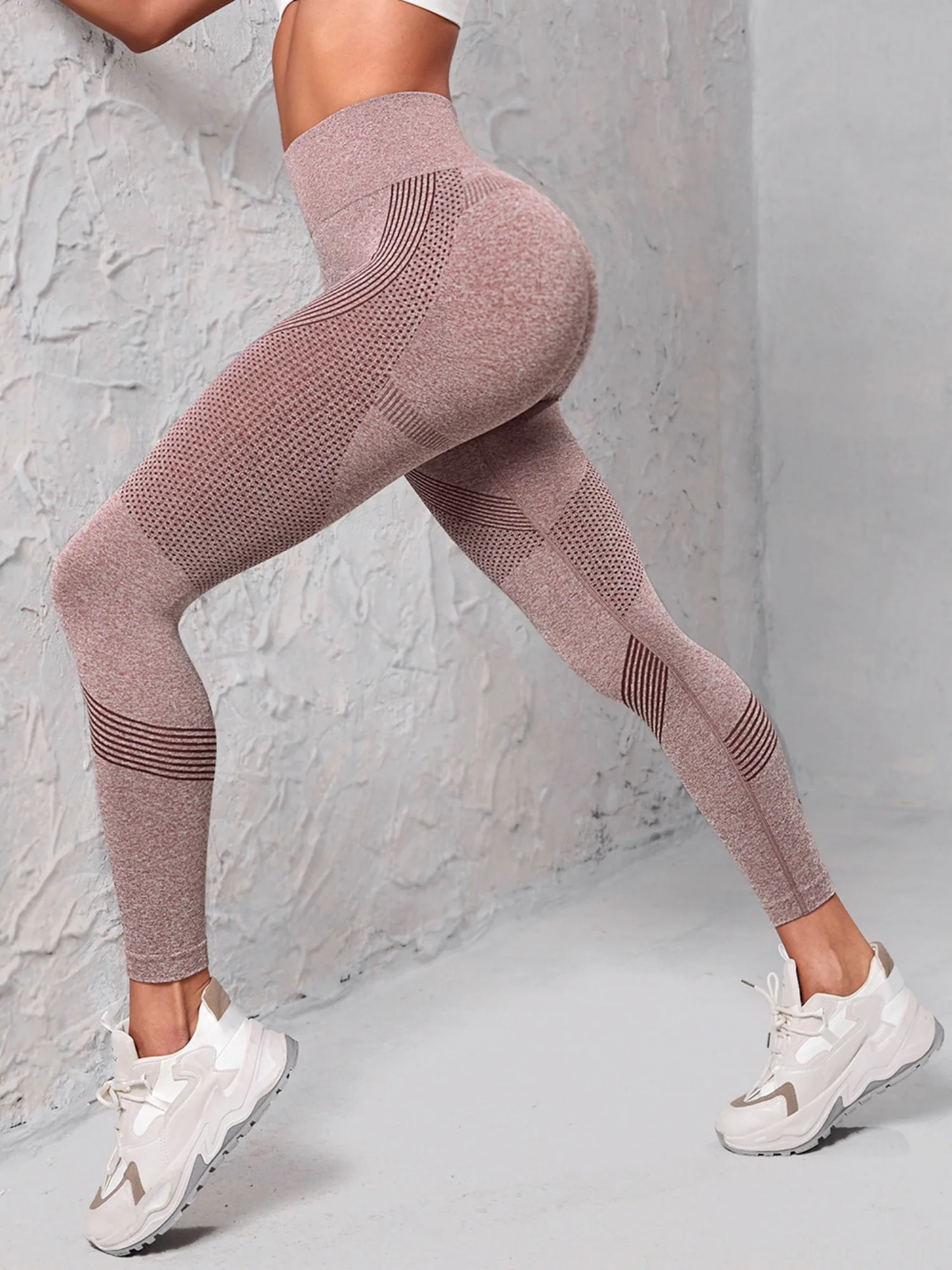 Seamless High-waisted Hip Lift Sports Yoga Pants - Image 3