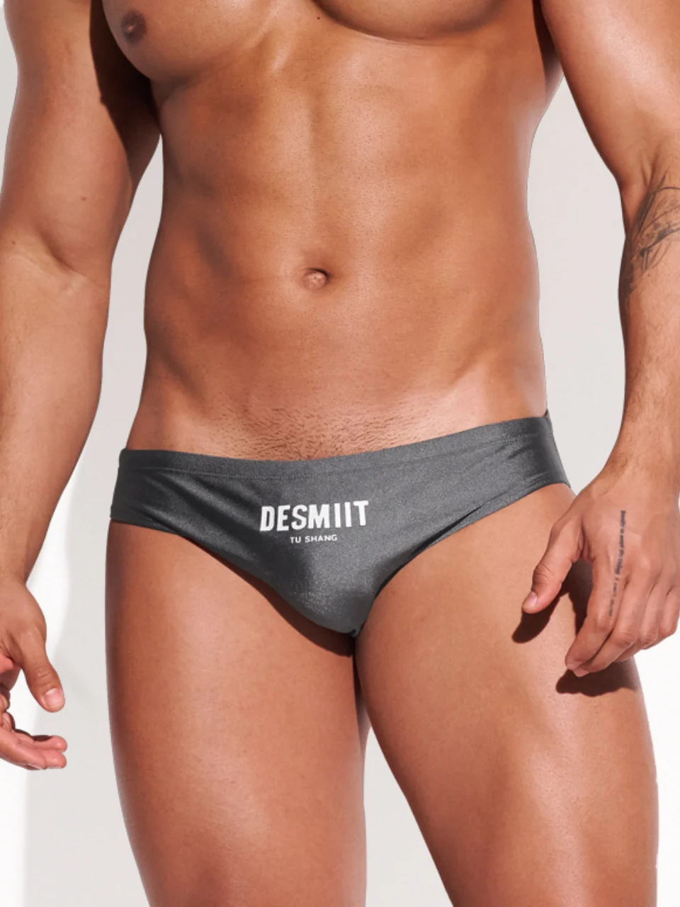 Low Rise To Avoid Embarrassment Quick-drying Triangle Swim Trunks