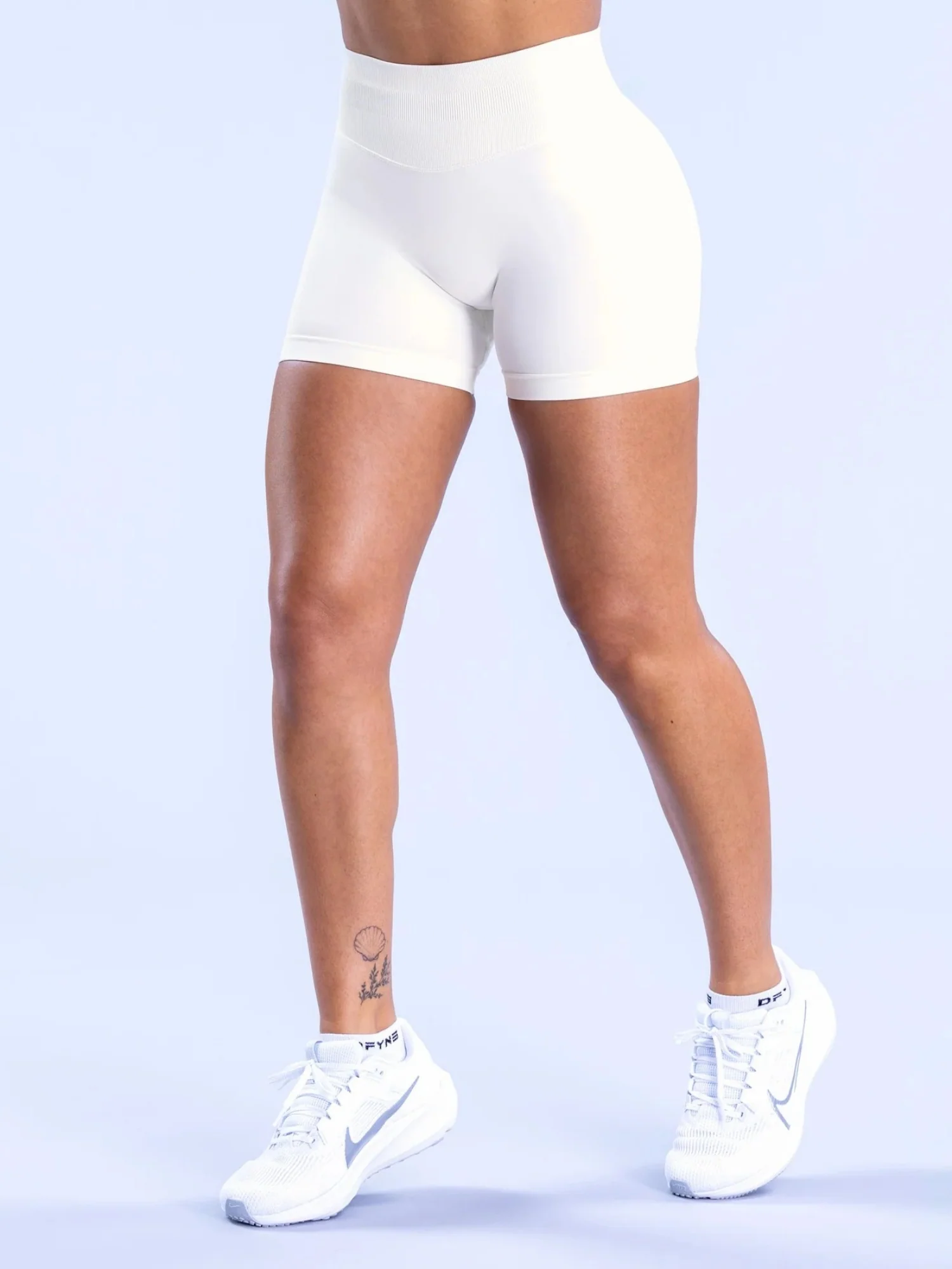 Seamless High-waisted Hip Lift Exercise Yoga Shorts - Image 4