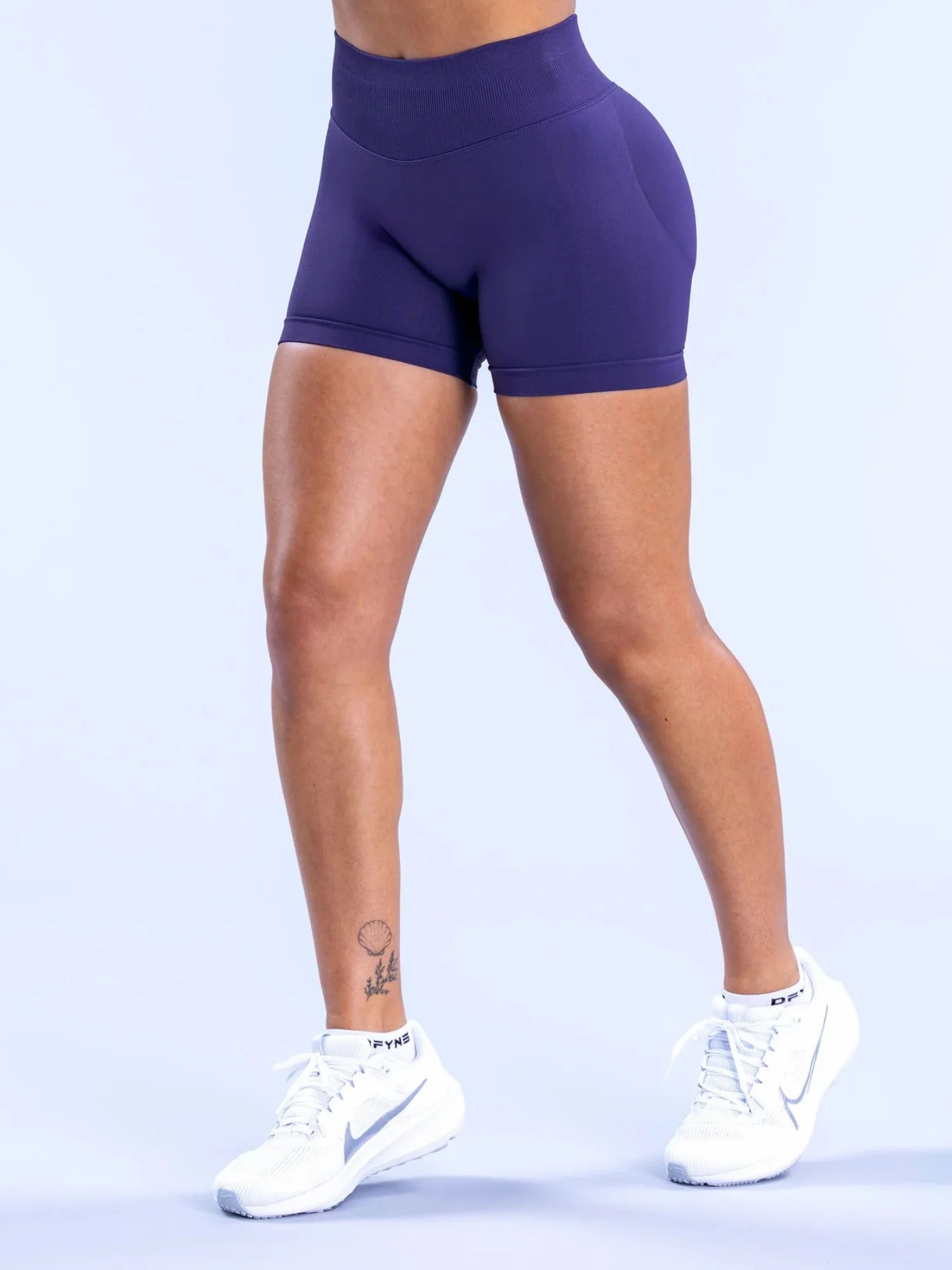Seamless High-waisted Hip Lift Exercise Yoga Shorts - Image 9