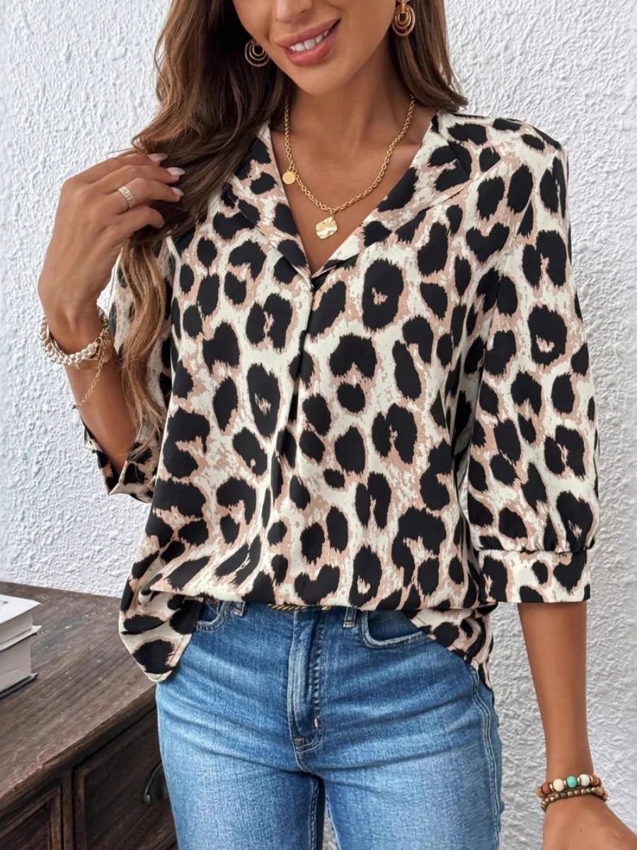Three-quarter Sleeve Collar Leopard Print T-shirts - Image 3