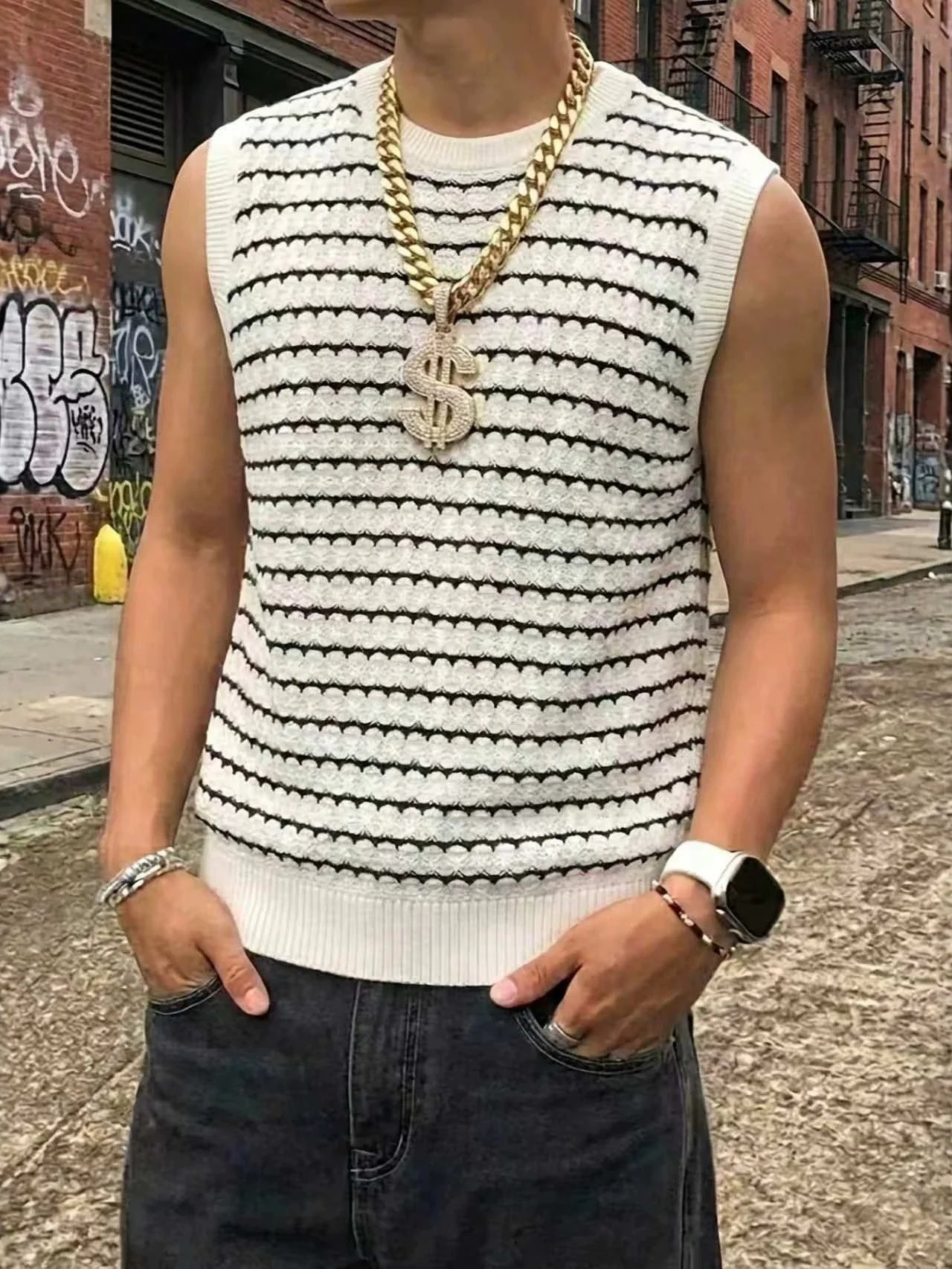 Color-blocked Black And White Stripes Knitting Tank Tops - Image 2